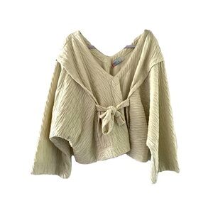 Pale yellow / lime. Free people. Unique kimono style sweatshirt.